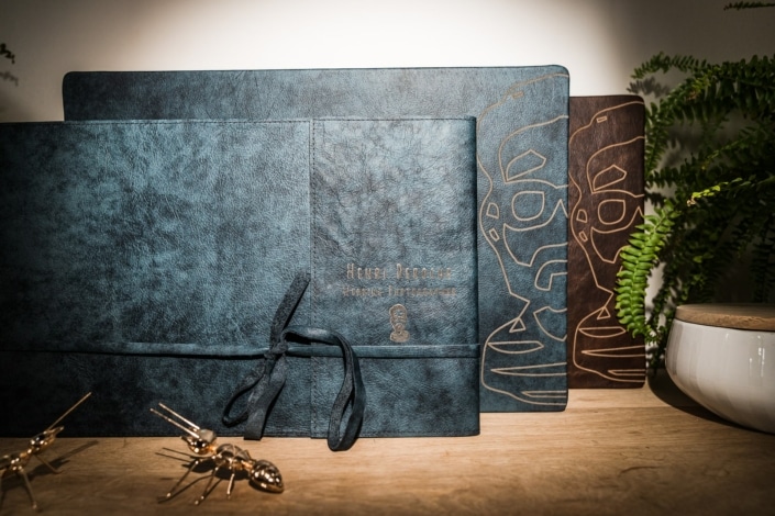 High-end wedding photo books in Tuscan leather by Dreambooks Pro and Henri Deroche