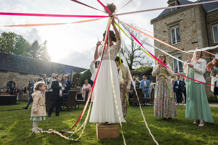 Danse autour du mât enrubanné, mariage en Bretagne